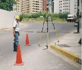 Levantamientos topográficos para proyectos, catastro, replanteo o diseño. Utilizando tenología de punta y alta precisión.